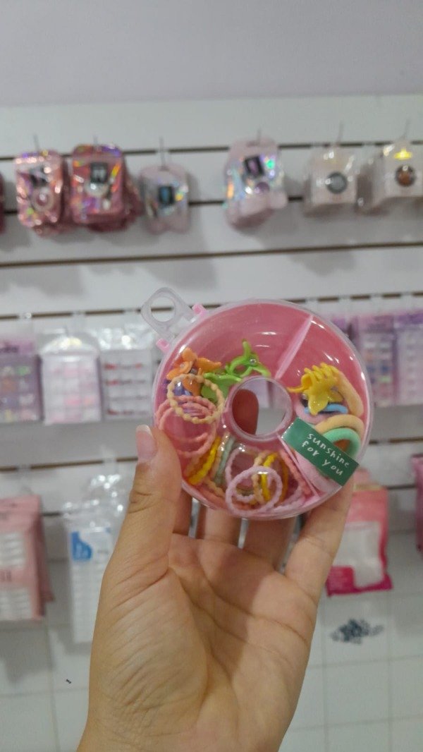 Donita de colitas y broches