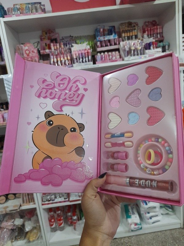 Paleta de sombras Capibara con accesorios