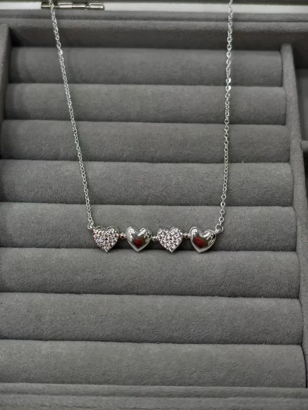 Collar corazones imantados 2