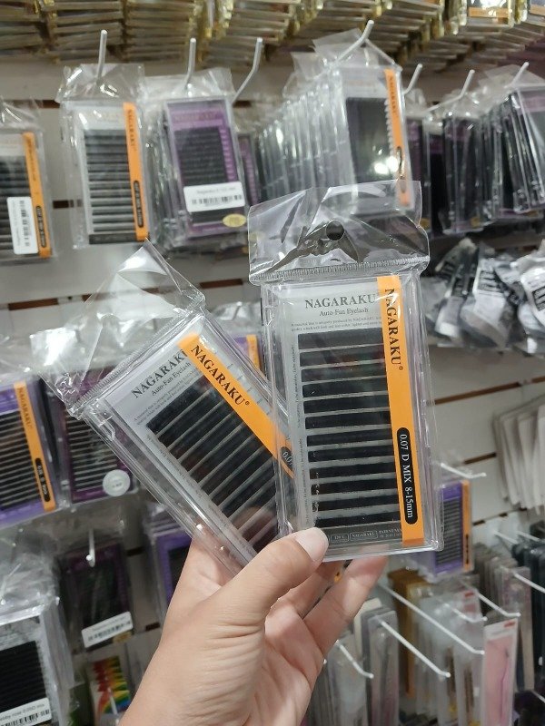 Pestañas AUTO-FAN NAGARAKU 0.07D MIX