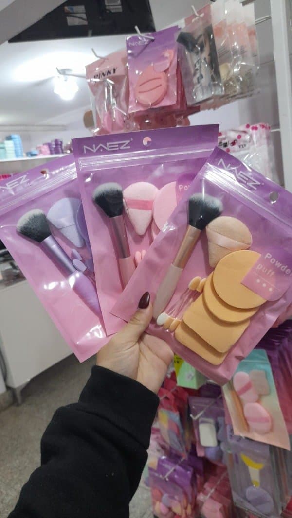 Kit de esponjas con brocha con esponjas  NAEZ