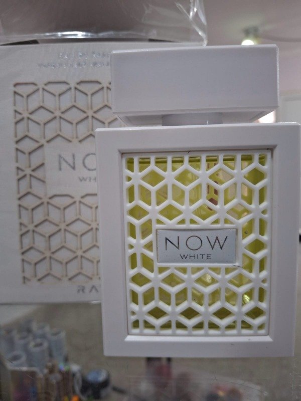 Perfume masculino NOW WHITE (árabe)