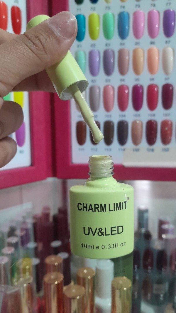 Esmalte charm limit colección 01 tono 43