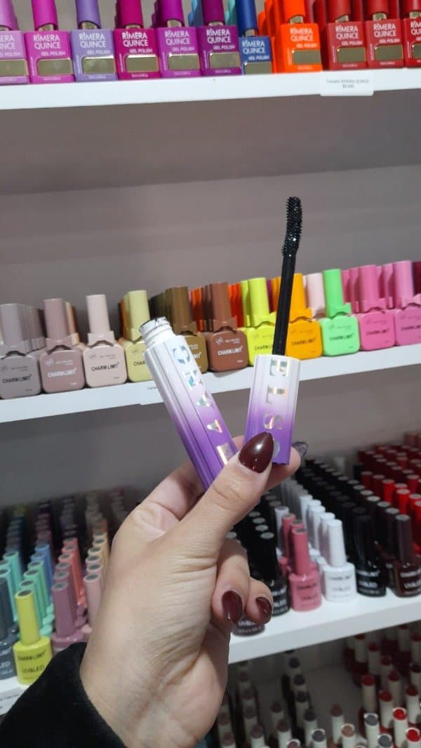 Máscara de pestañas envase violeta 4angels